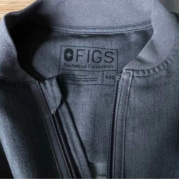 FIGS Bellery Zip Up Scrub Jacket/Grey - 29385 - Picture 14 of 16